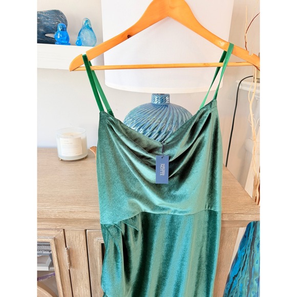 Marchesa Notte Cowl-Neck Embroidered Velvet Gown in Sage Green Size 4 - Picture 3 of 11